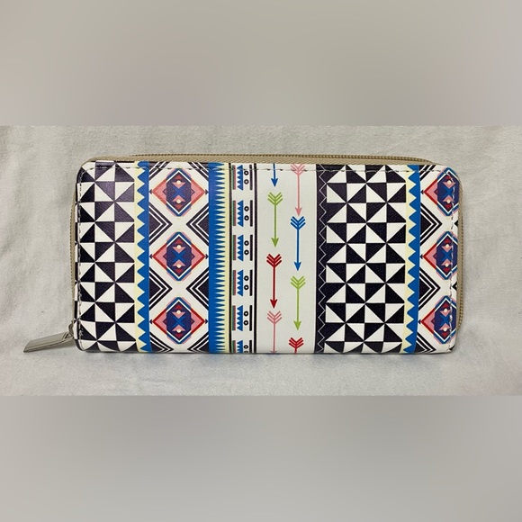 Tribal Pattern Wallet - Picture 2 of 4